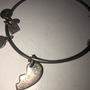 alex and ani bangle